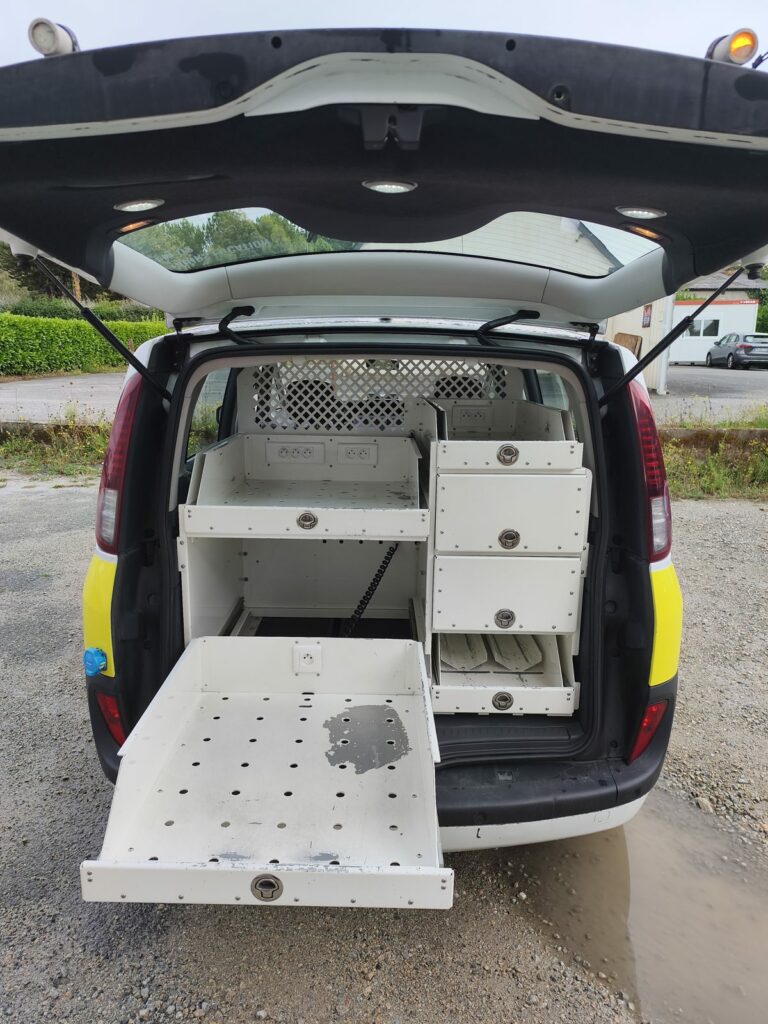VLM Renault Espace, meubles de rangement du coffre